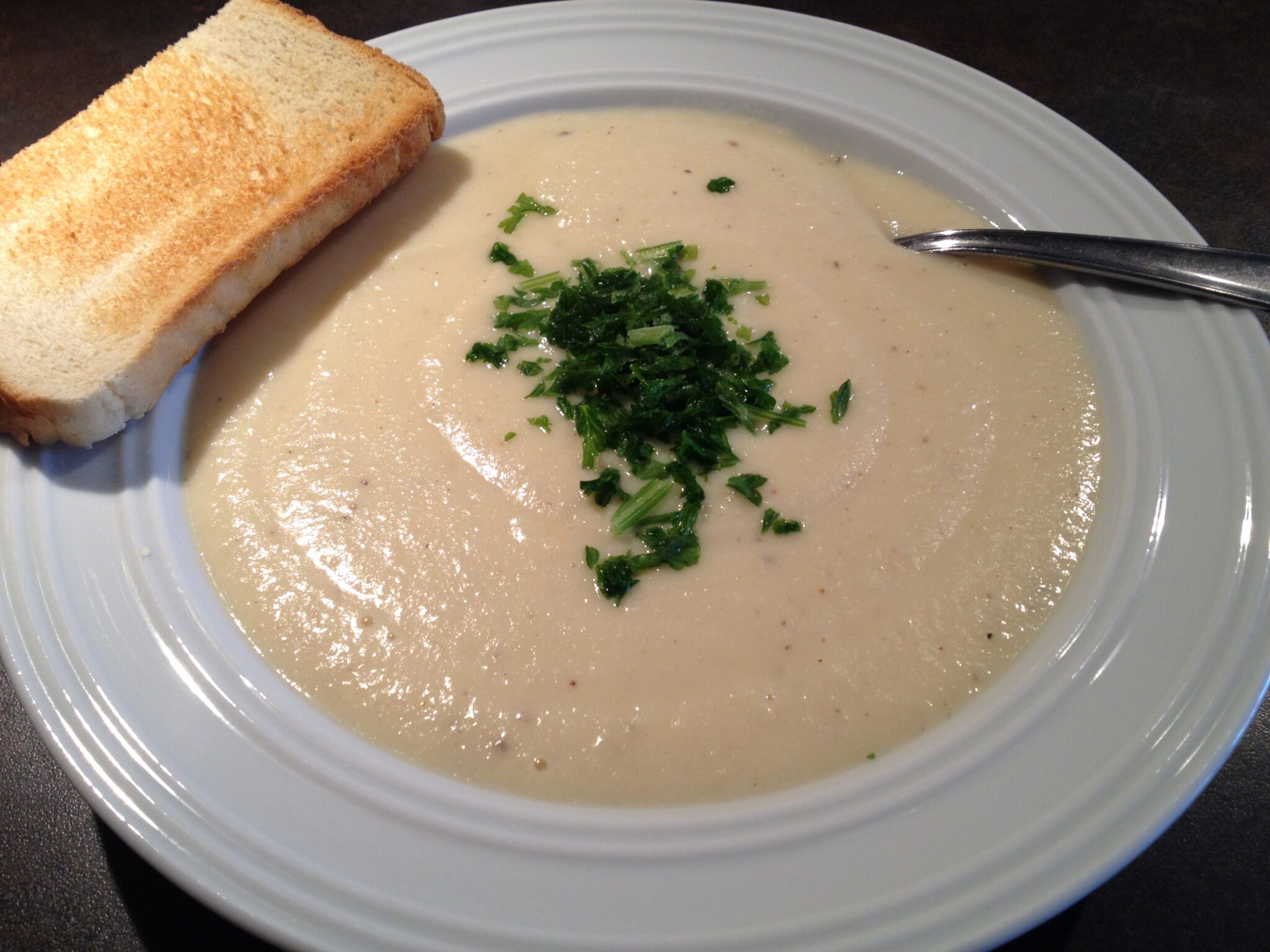 Petersilienwurzel-Cremesuppe – Herdgeflüster