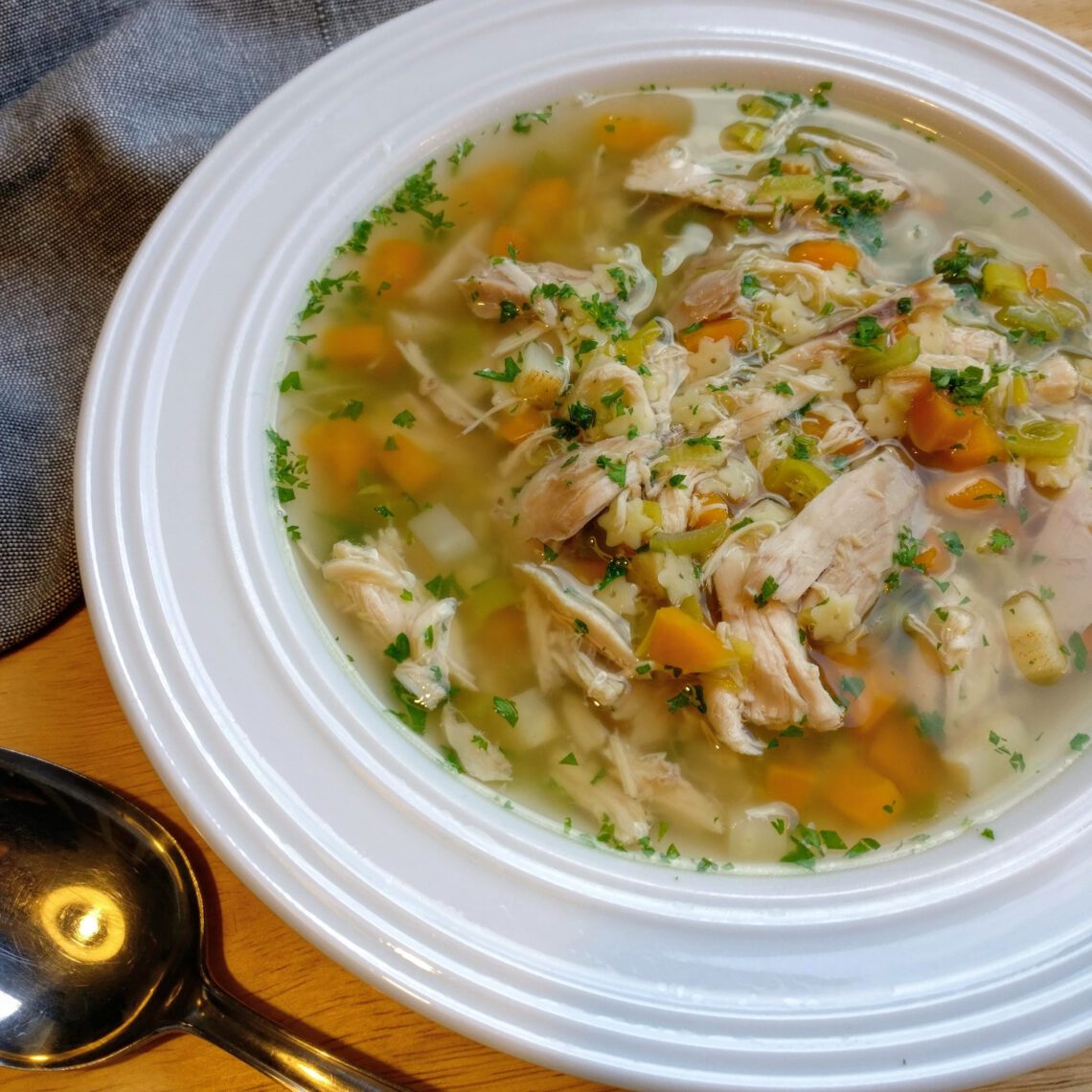 Klassische Hühnersuppe – Herdgeflüster